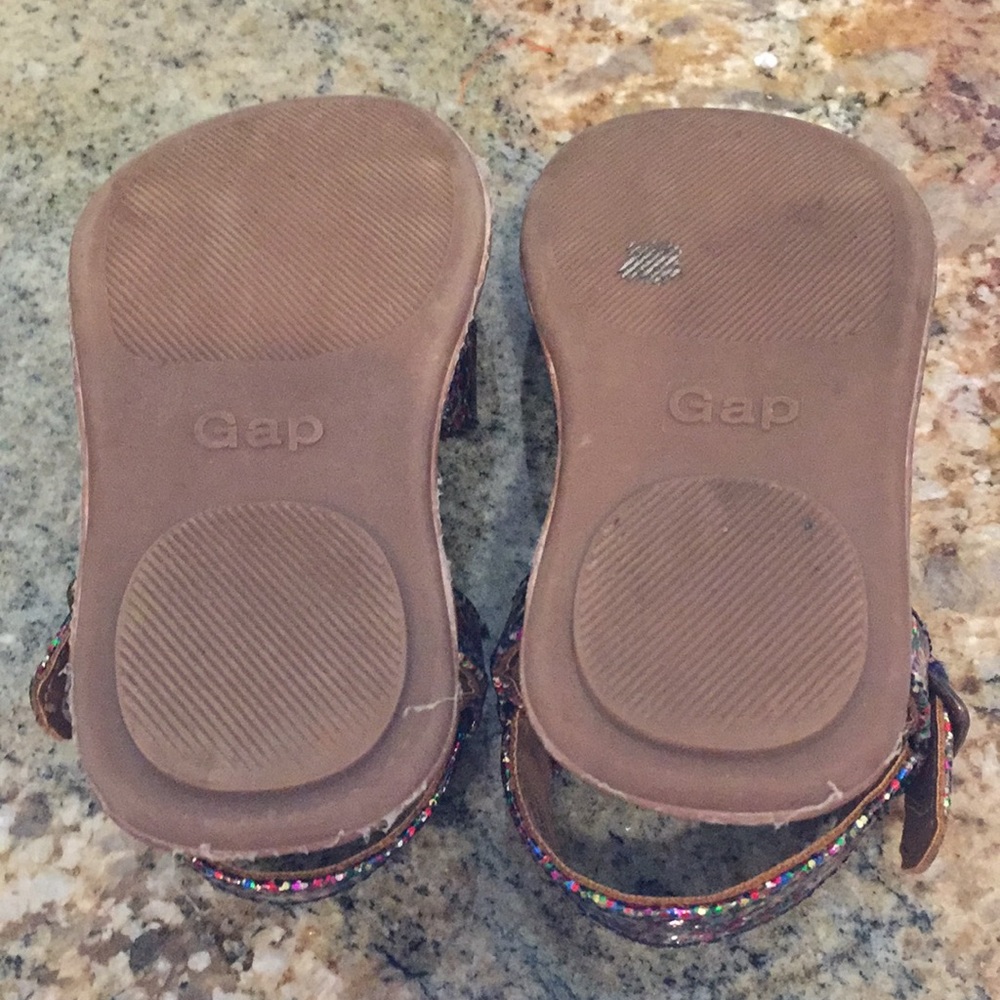 GAP sandals - Picture 2 of 3